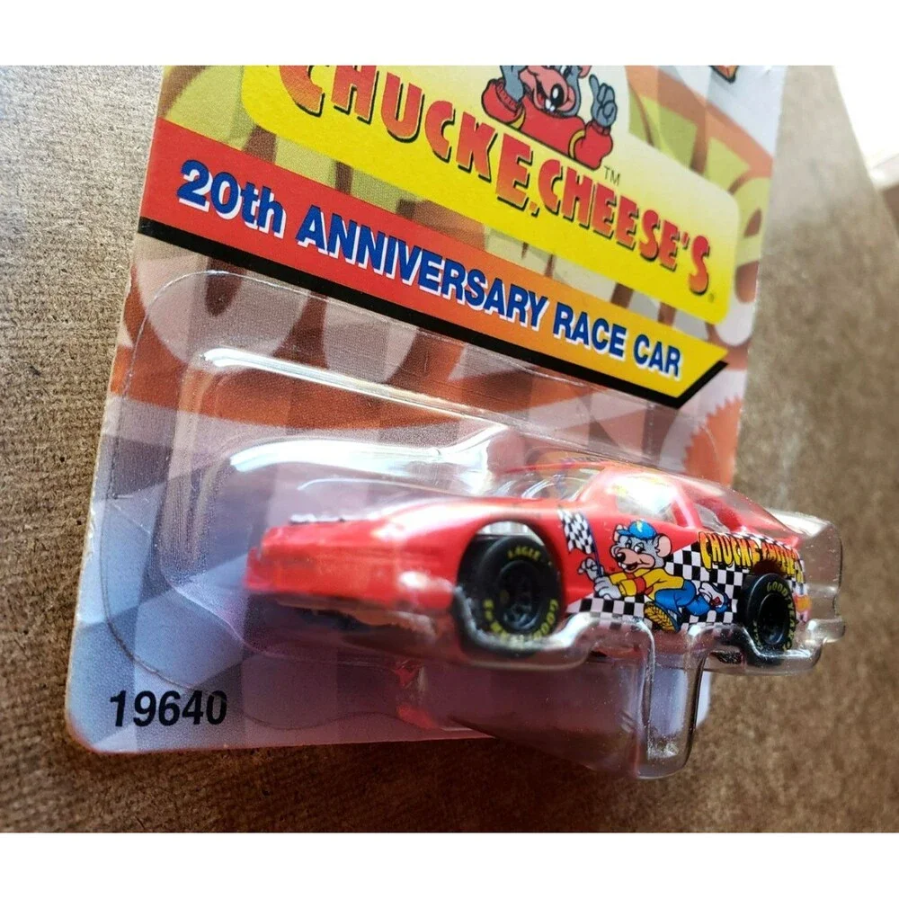 Hot Wheels CHUCK E. CHEESE'S PONTIAC GRAND PRIX 20Th. ANNIVERSARY RACE CAR 1:64